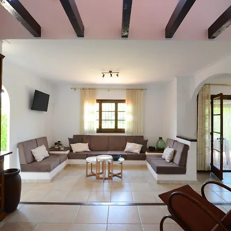 Tatil Evi Les Acacies 10 *