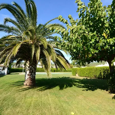 Tatil Evi Les Acacies 10 *