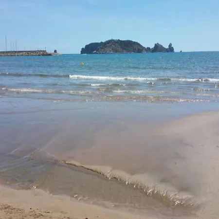 Tatil Evi Les Acacies 10 *