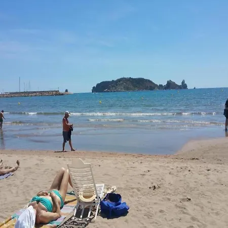 Les Acacies 10 Tatil Evi